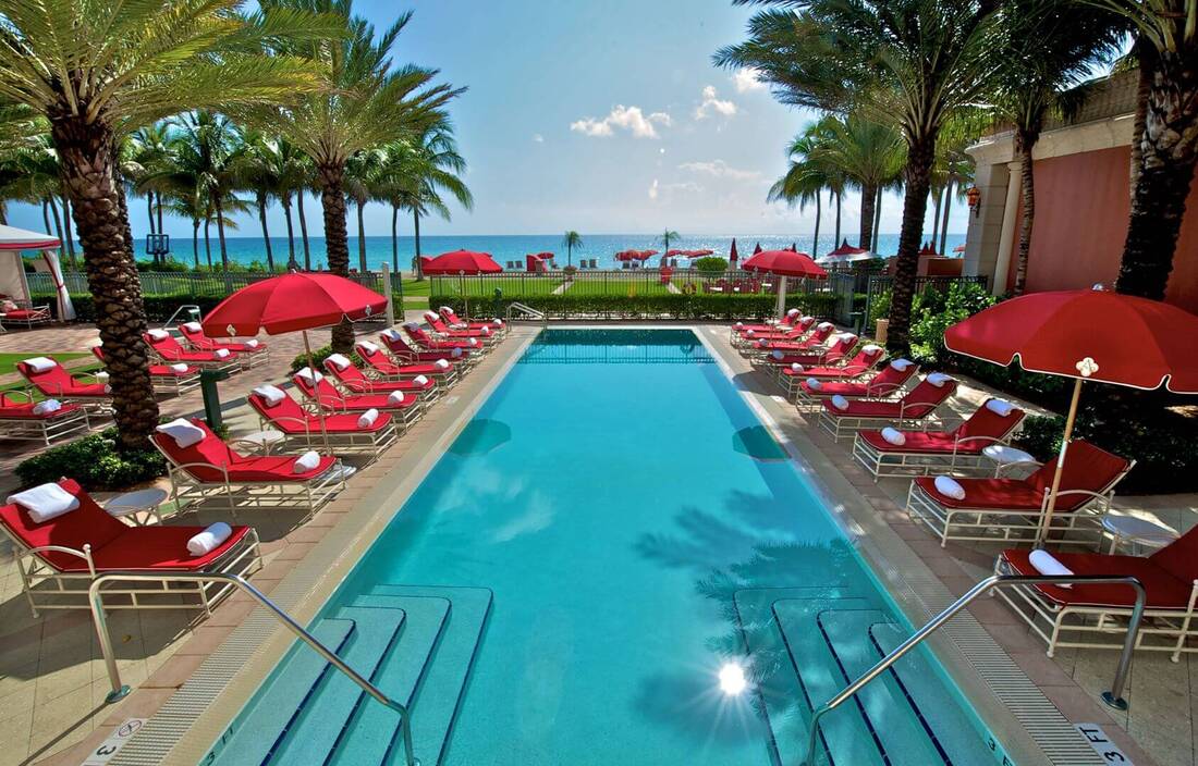 aqualina resort pool picture